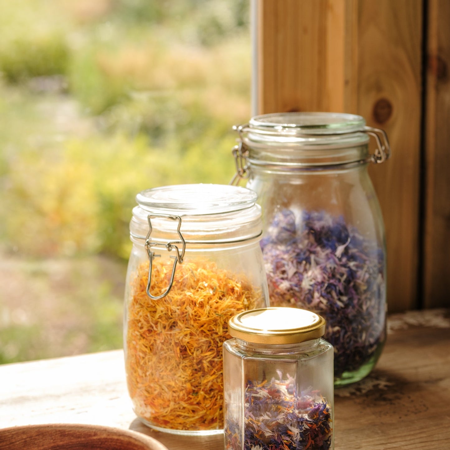 Dried cornflower & calendula petals - happy mix